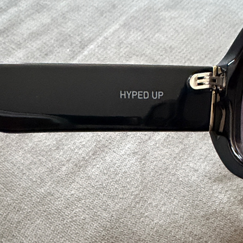 QUAY Black Rectangular Sunglasses - image 6